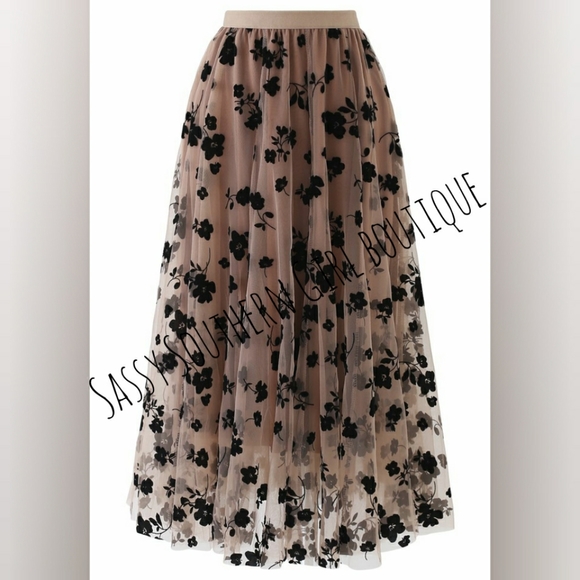🆕⭐Tan floral tulle midi skirt - Picture 12 of 16